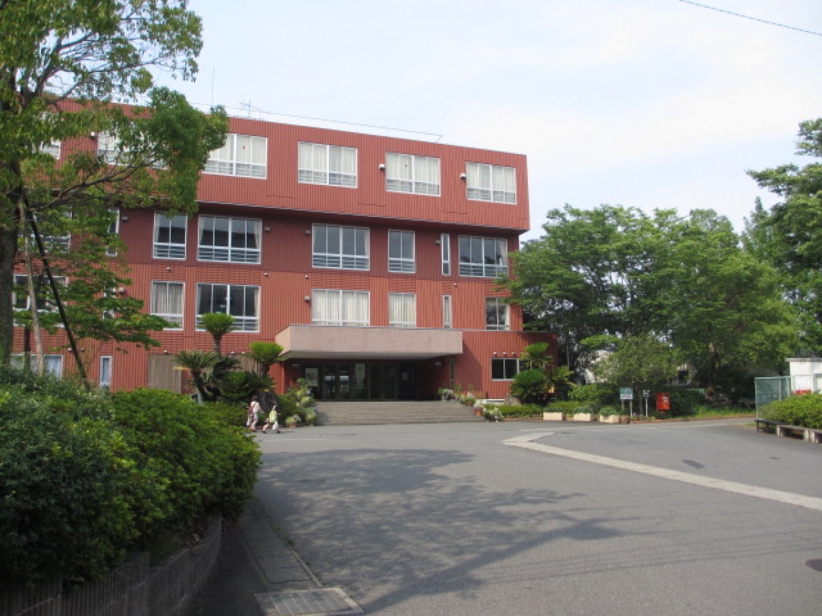 帝京科学大学　上野原　本館棟
