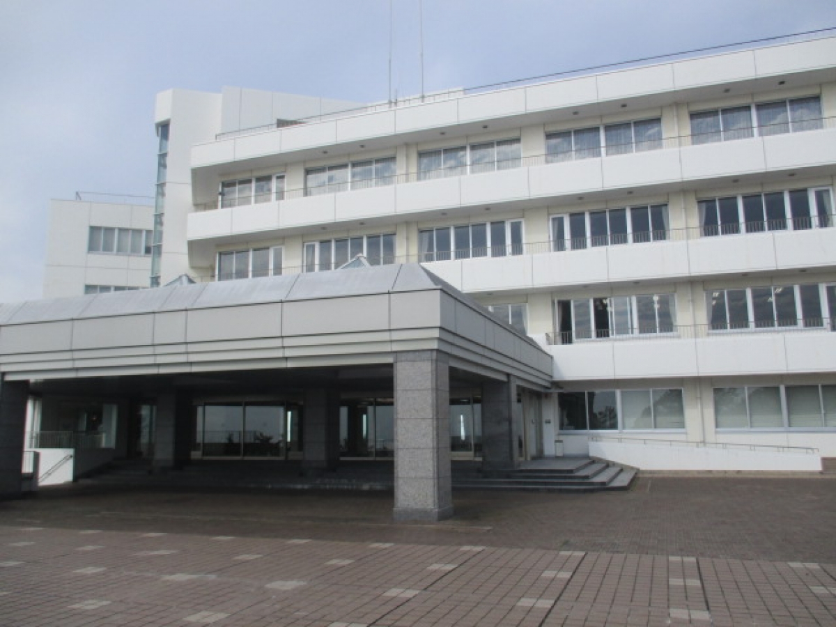 芦屋大学の本館