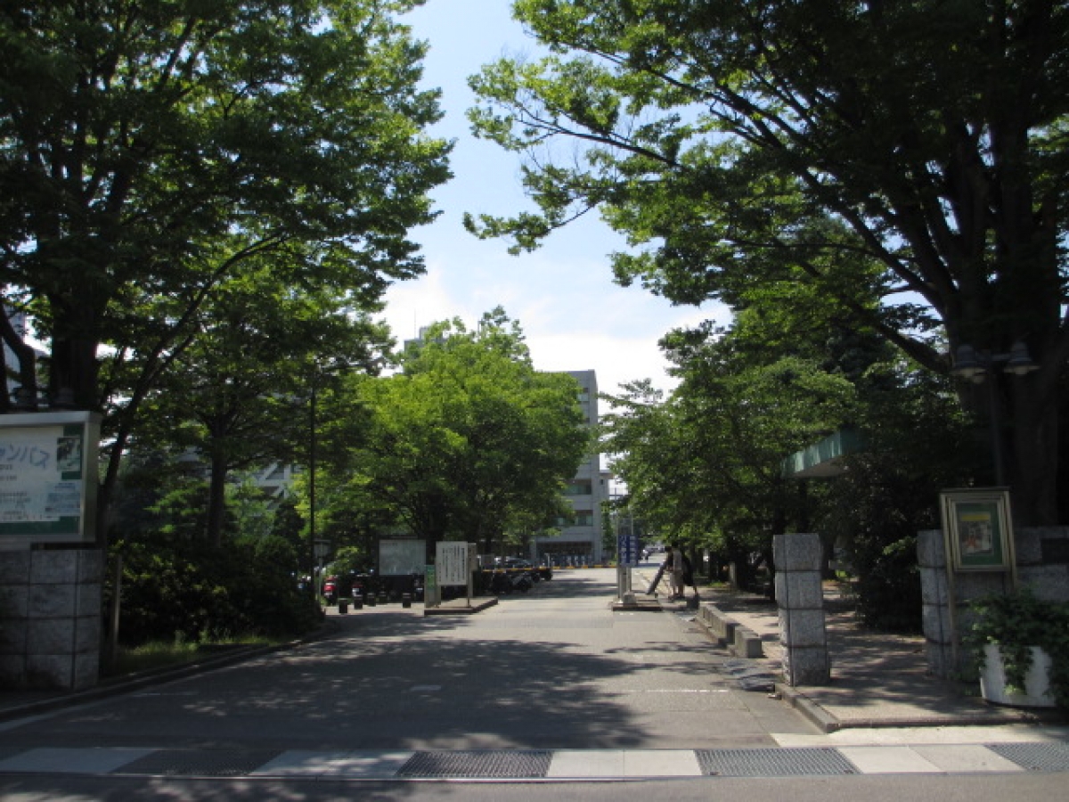 信州大学　長野（工）　正門