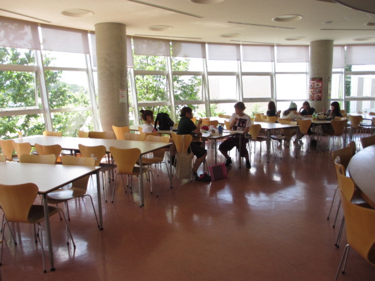 松本大学　食堂