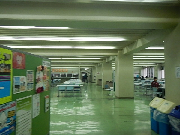 名古屋経済大学内広告 大学メディア 比較 学食トレー広告