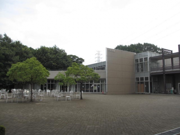 目白大学 岩槻キャンパス 大学会館