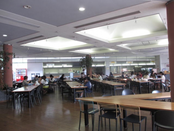 目白大学 岩槻キャンパス 食堂内観