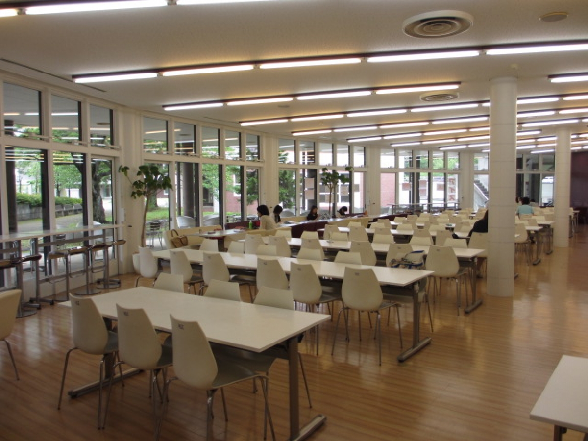 東洋英和女学院大学　食堂