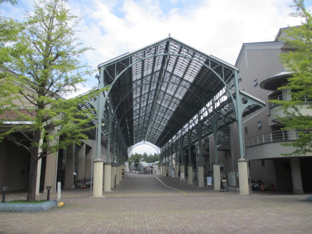 東京都立大学の校舎外観