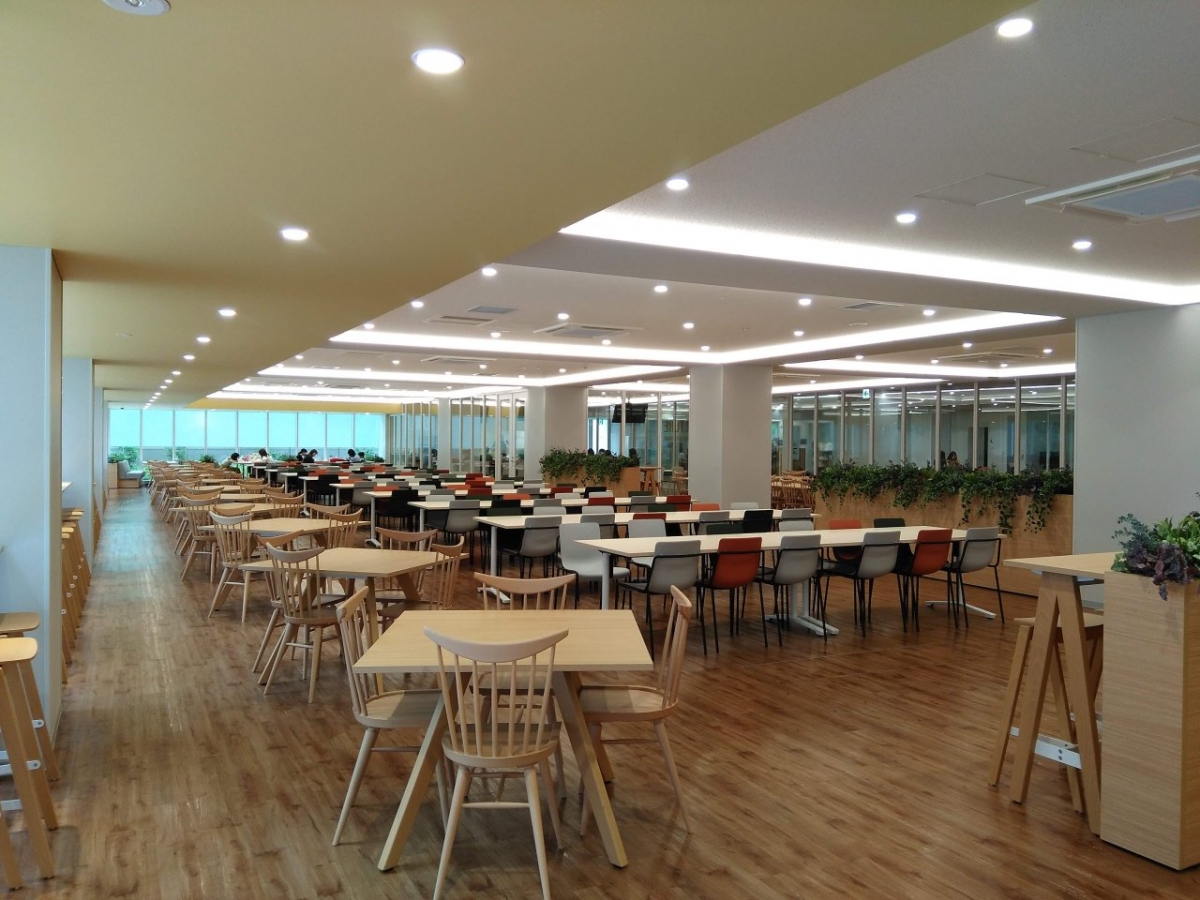 桜美林大学新宿キャンパスの食堂