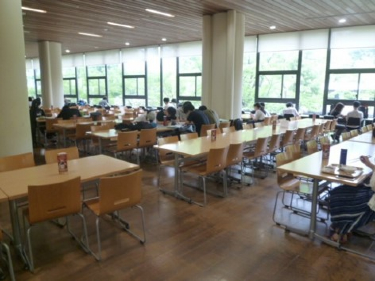関西大学の食堂