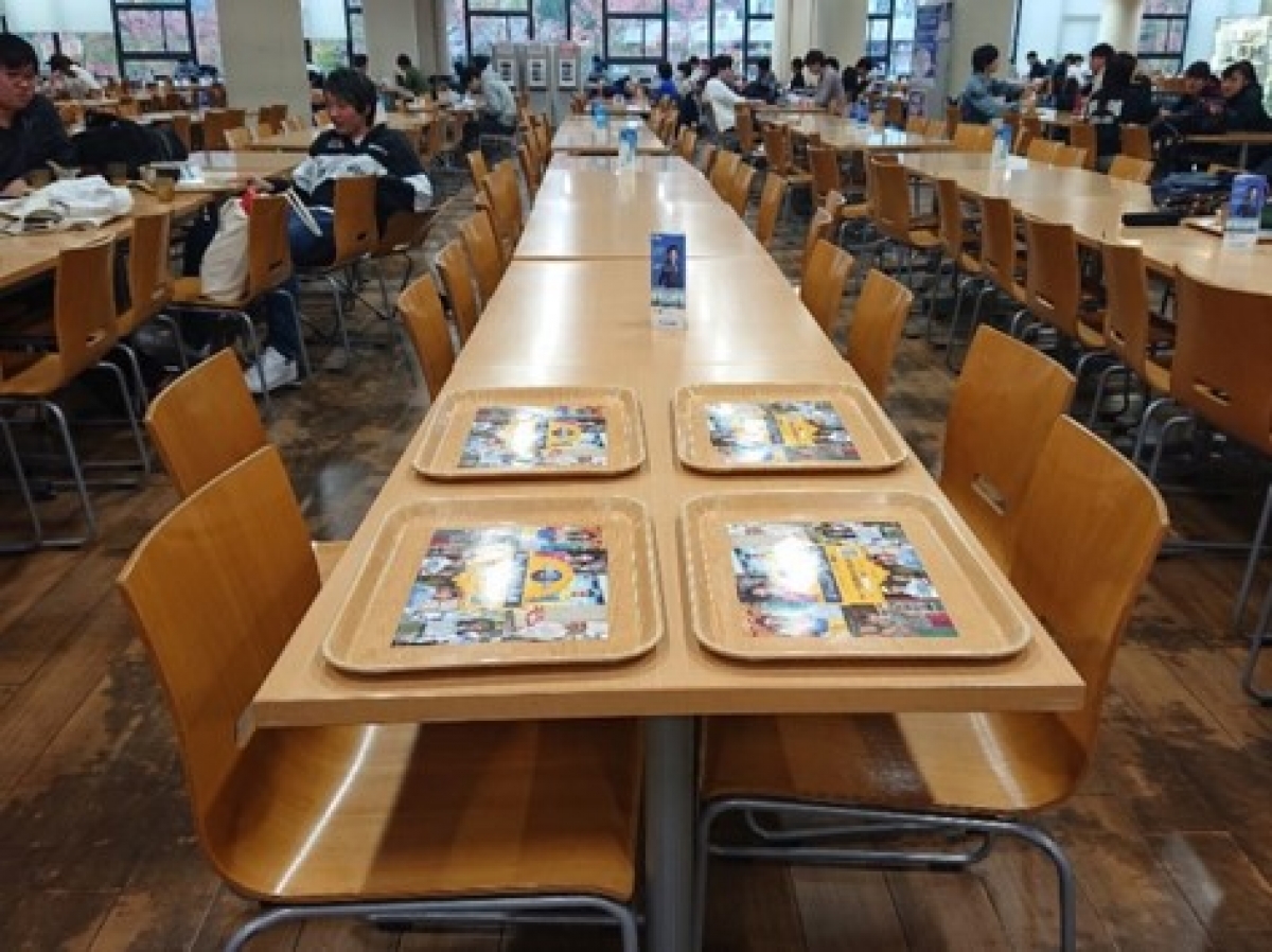 関西大学凜風館トレイ