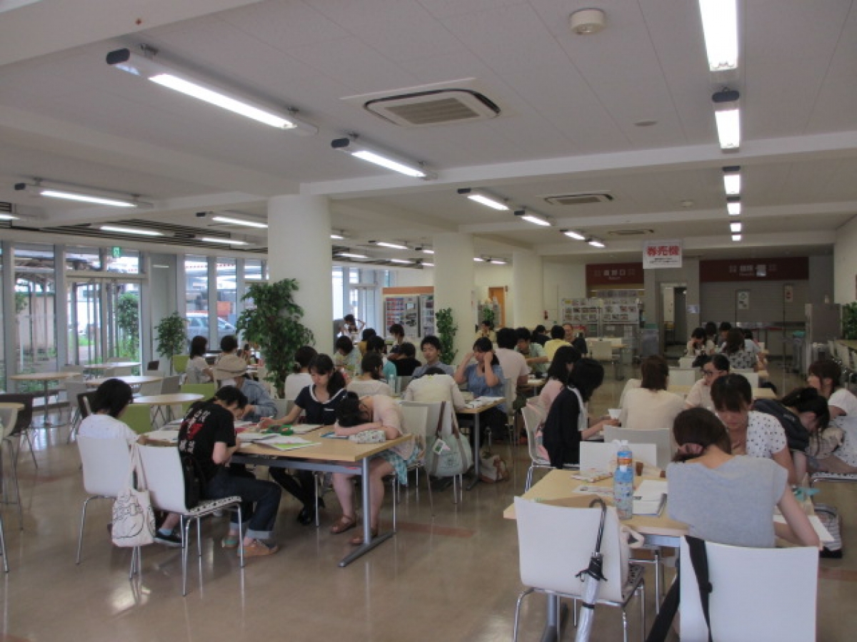 日本獣医生命科学大学の生協食堂