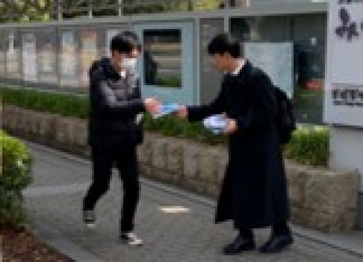 大学生向け街頭サンプリング