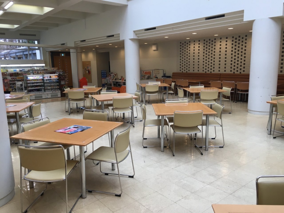 札幌市立大学芸術の森キャンパスの学生食堂　D棟