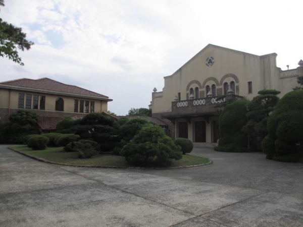 神戸女学院大学 講堂・中庭