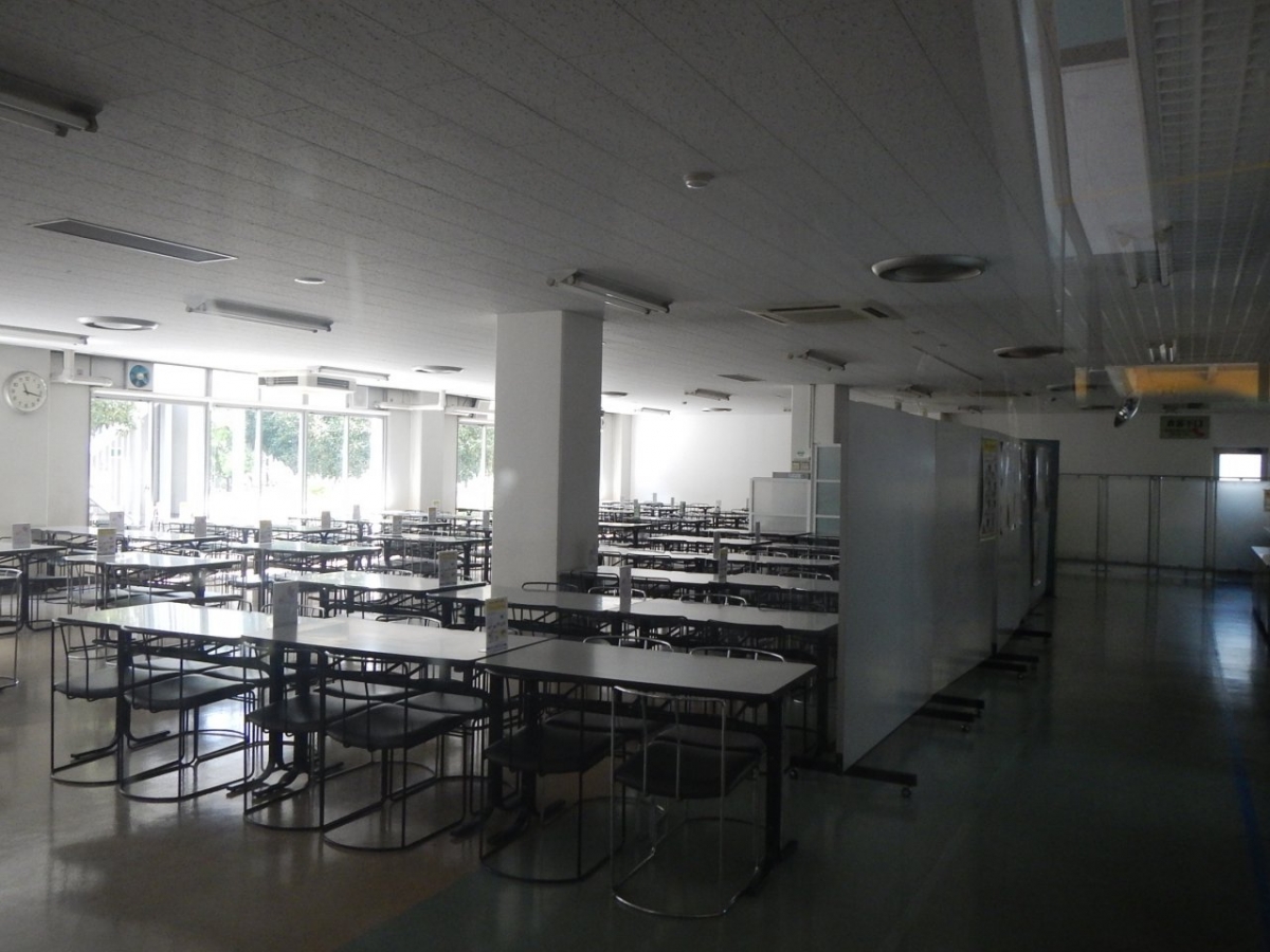 名古屋大学大幸キャンパス内で広告