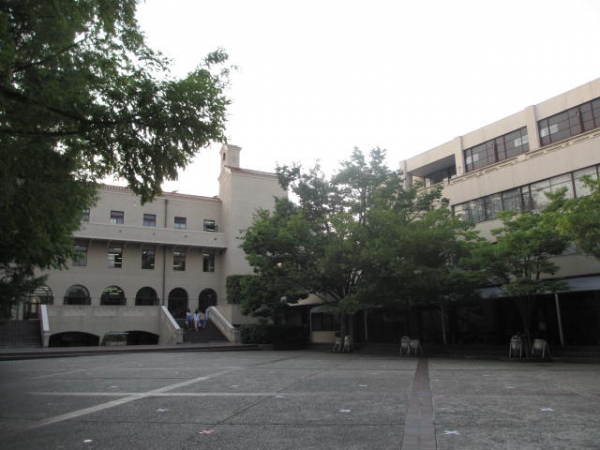 関西学院大学 上ヶ原キャンパス 新旧学生会館