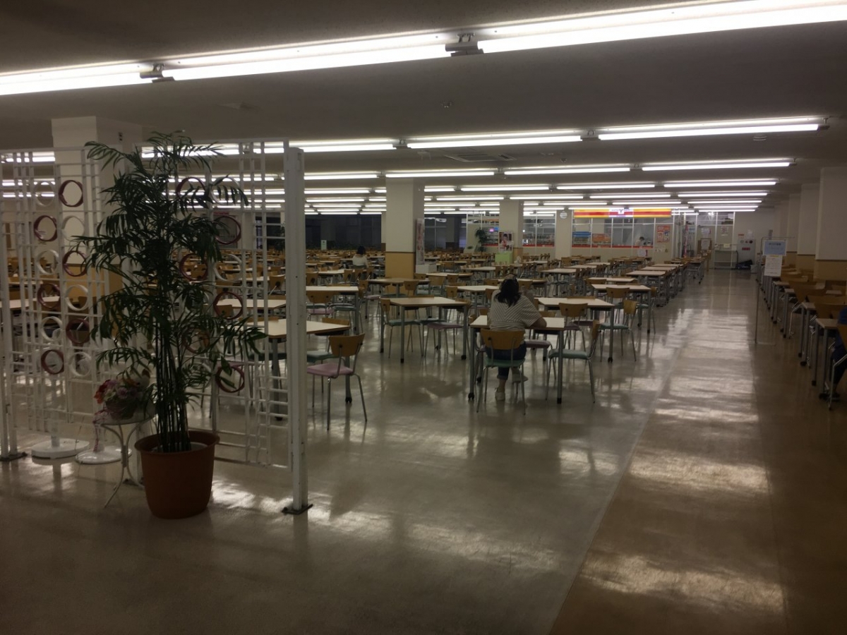 梅花女子大学で広告