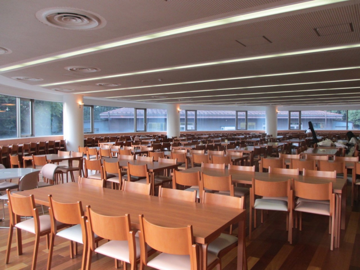 駒沢女子大学の図書館棟食堂