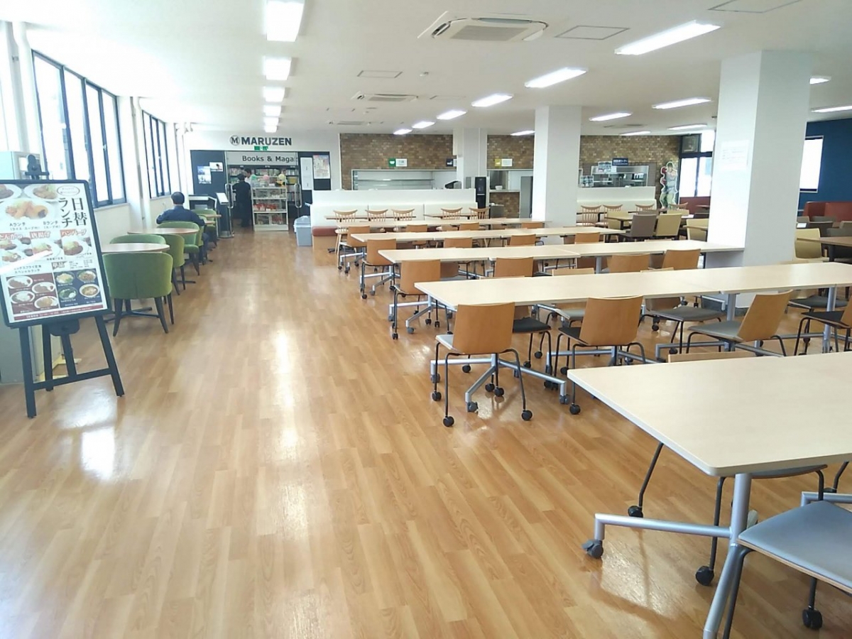 大阪歯科大学牧野学舎の食堂