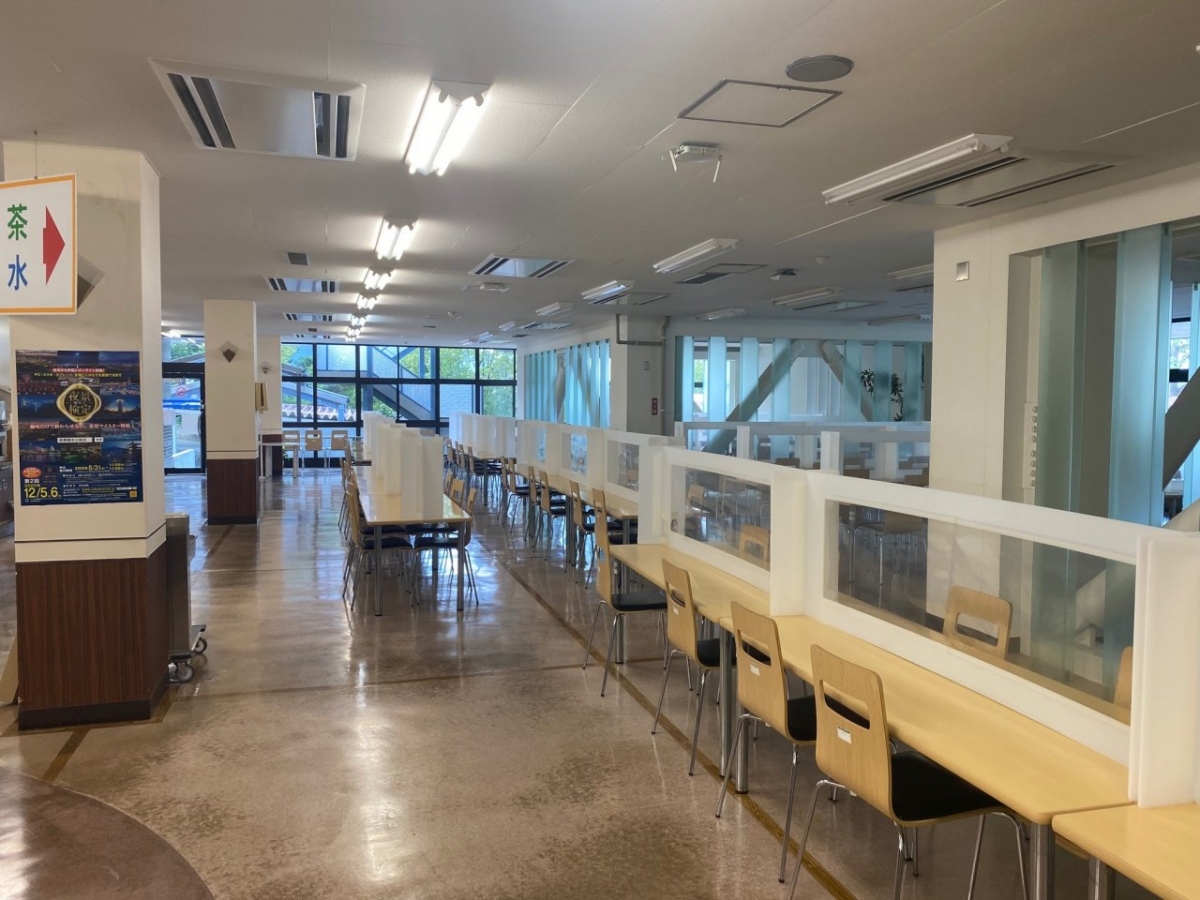 福岡大学本キャンパス　第一食堂内