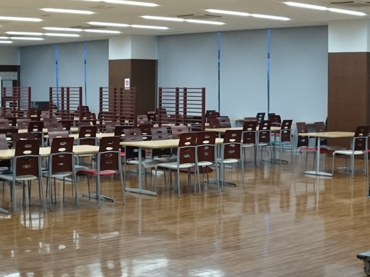 東京有明医療大学食堂
