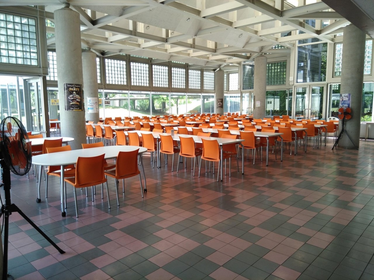 東京都立大学荒川キャンパスの食堂