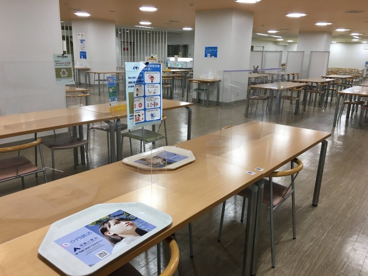 学食トレイ広告で広報