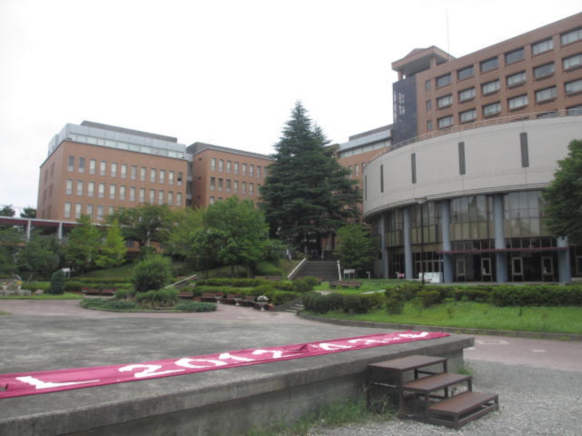 桜美林大学町田キャンパスの中庭