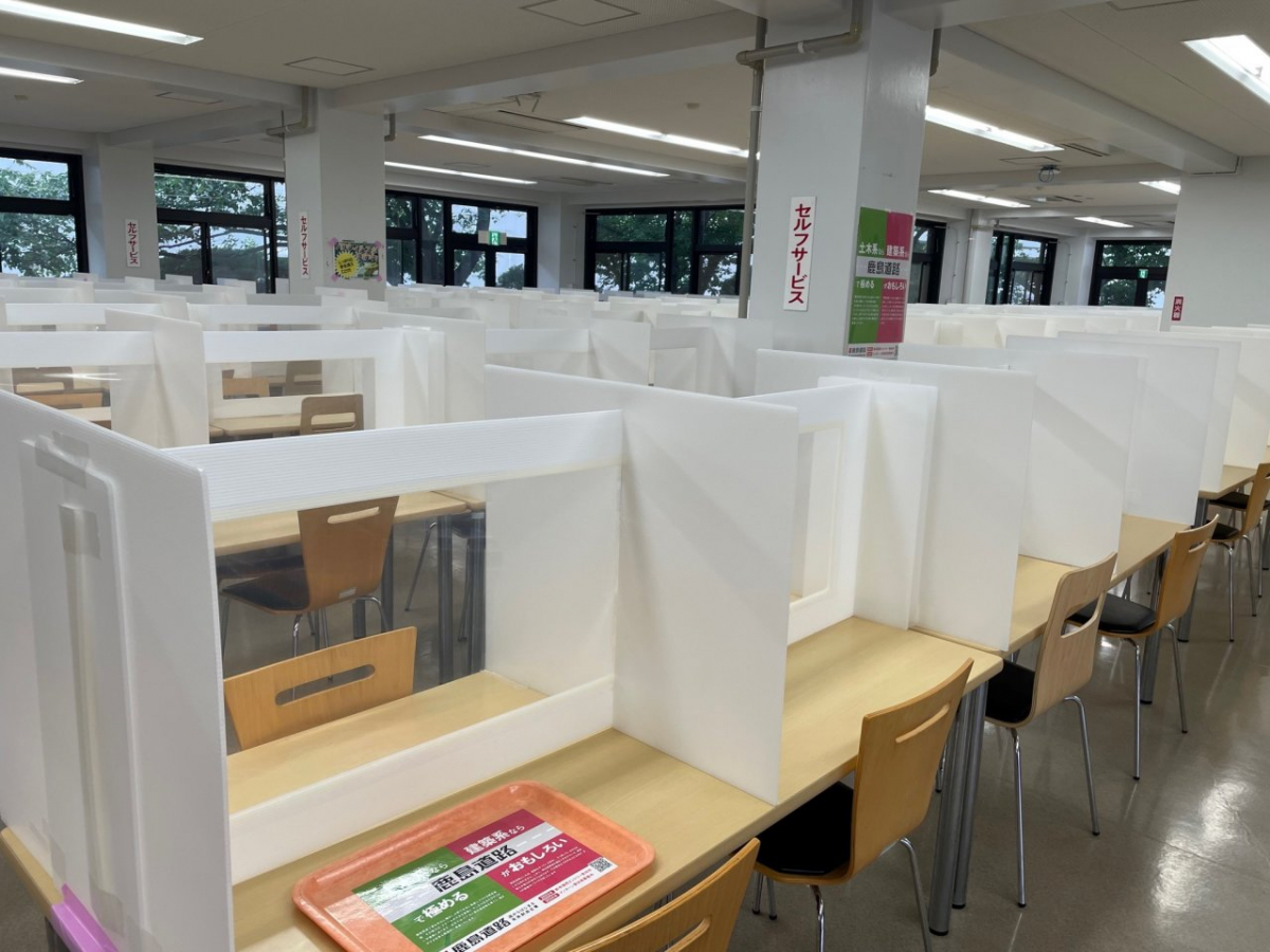 福岡大学第三食堂はポスターも同時に実施