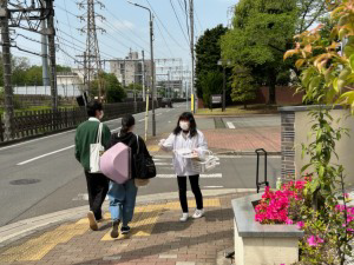 国立音楽大学周辺で街頭サンプリング