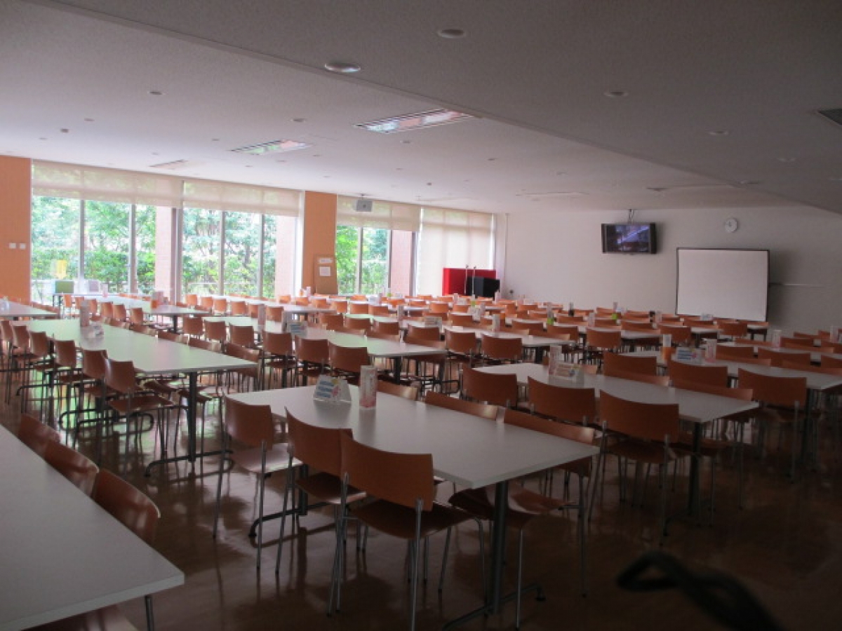 日本赤十字看護大学の食堂