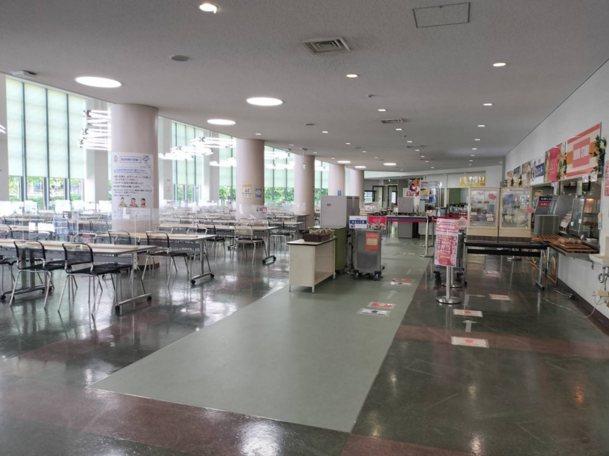 桃山学院大学の聖バルナバ館の食堂