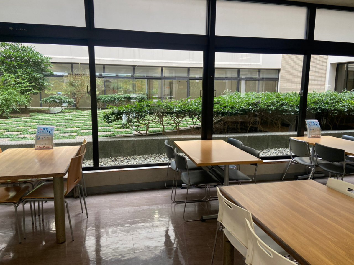 法政大学　多摩キャンパス　総合棟の食堂