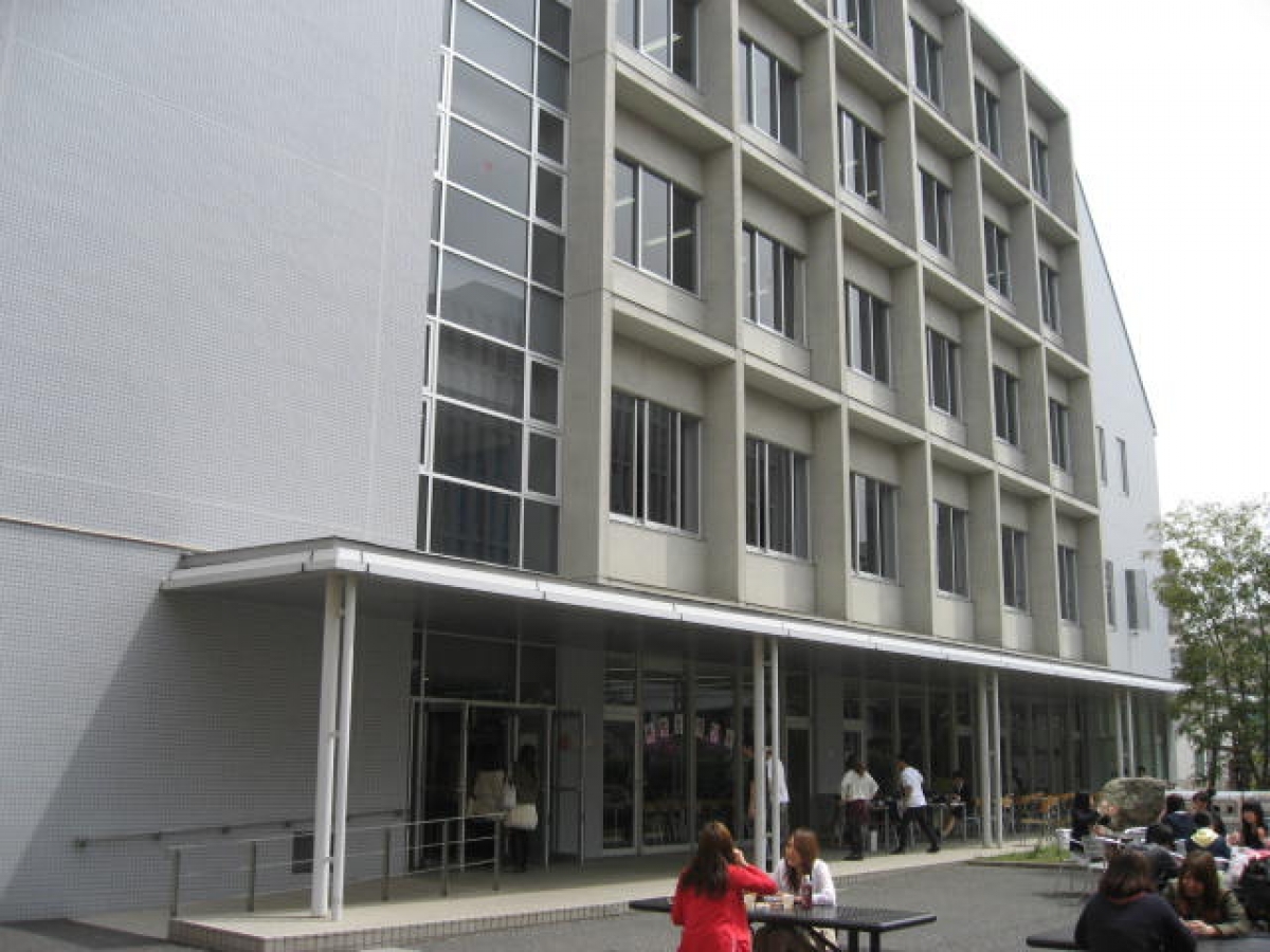 大正大学の10号館