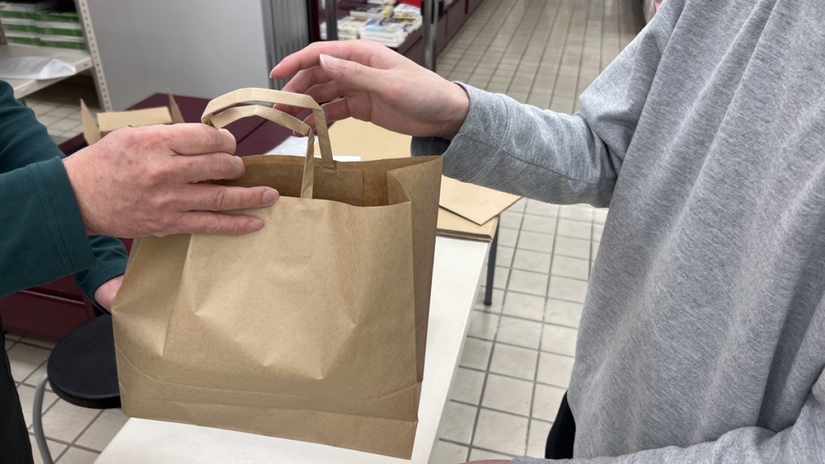 早稲田大学早稲田キャンパスでの書店サンプリング