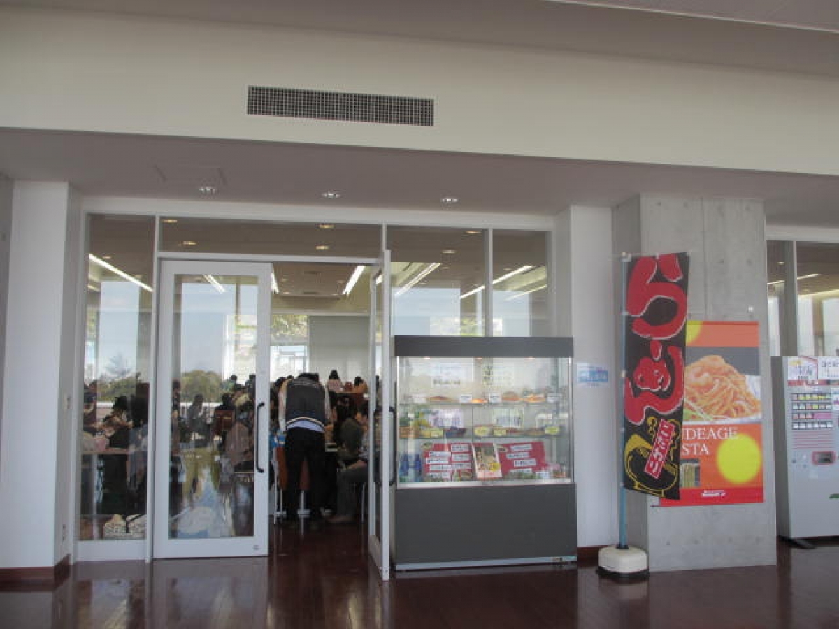 専修大学　食堂1