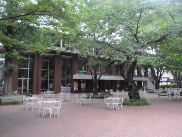 学習院女子大学の互敬会館外観