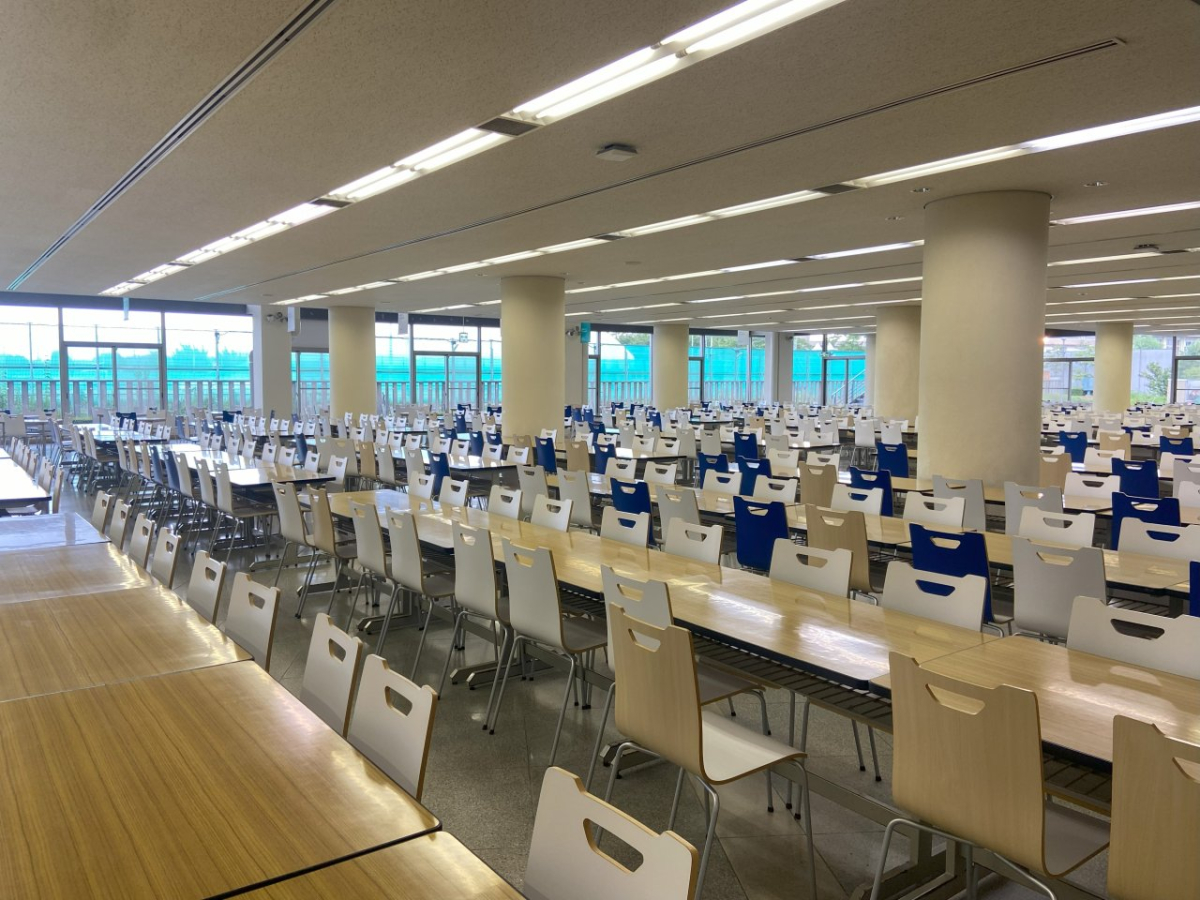 日本大学郡山工学部食堂内