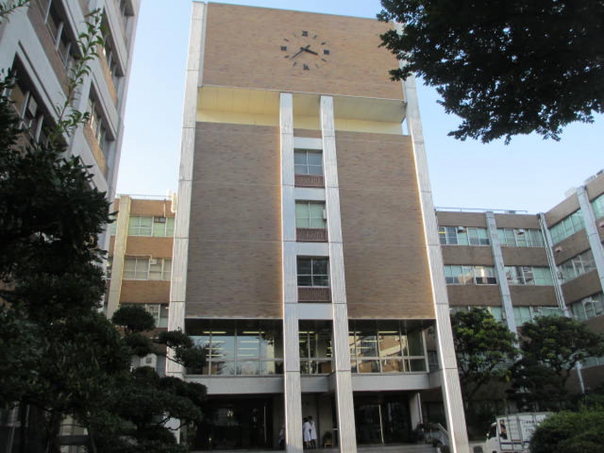 昭和大学旗の台キャンパスの1号館外観