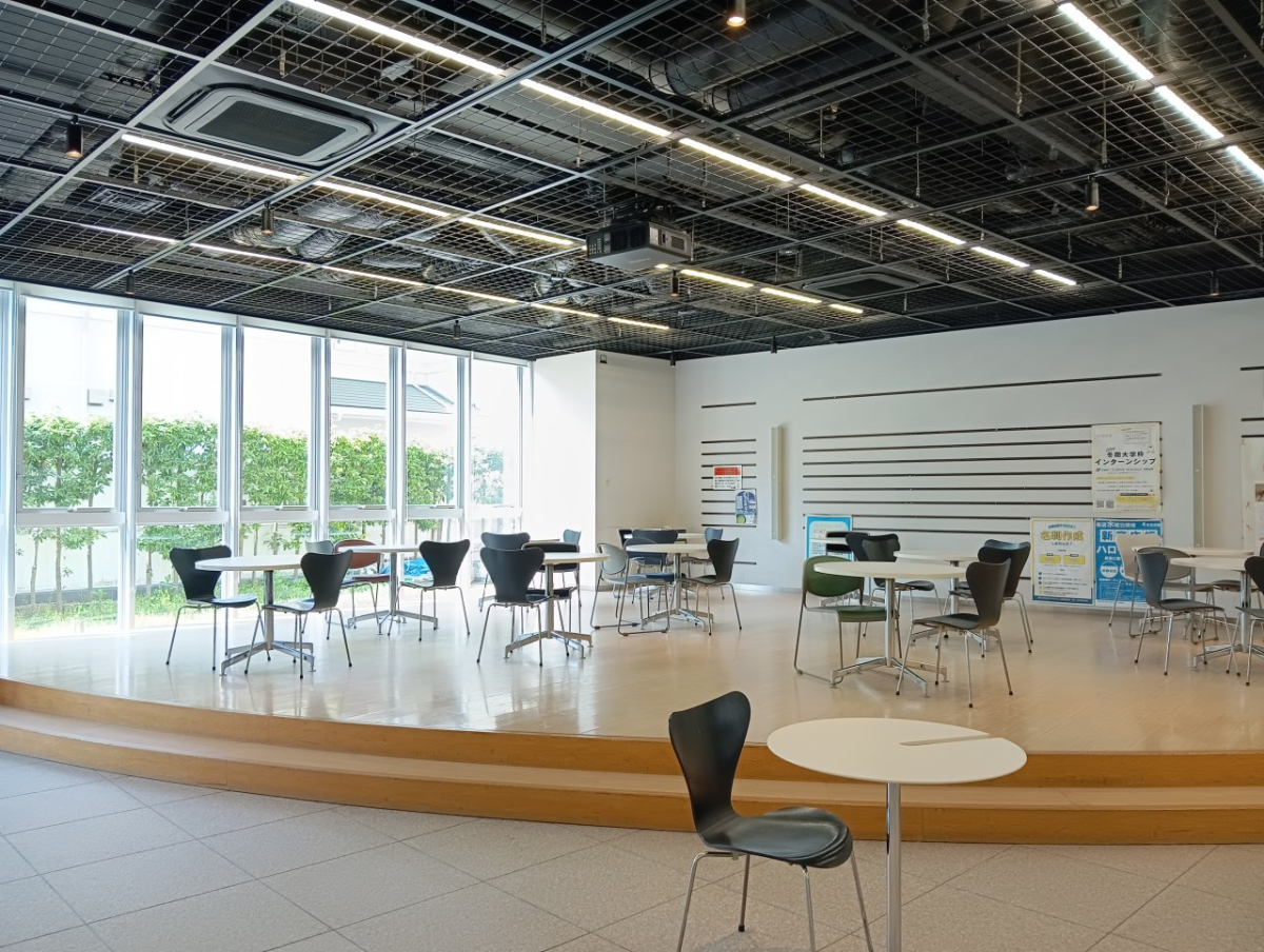Taisho University Lounge