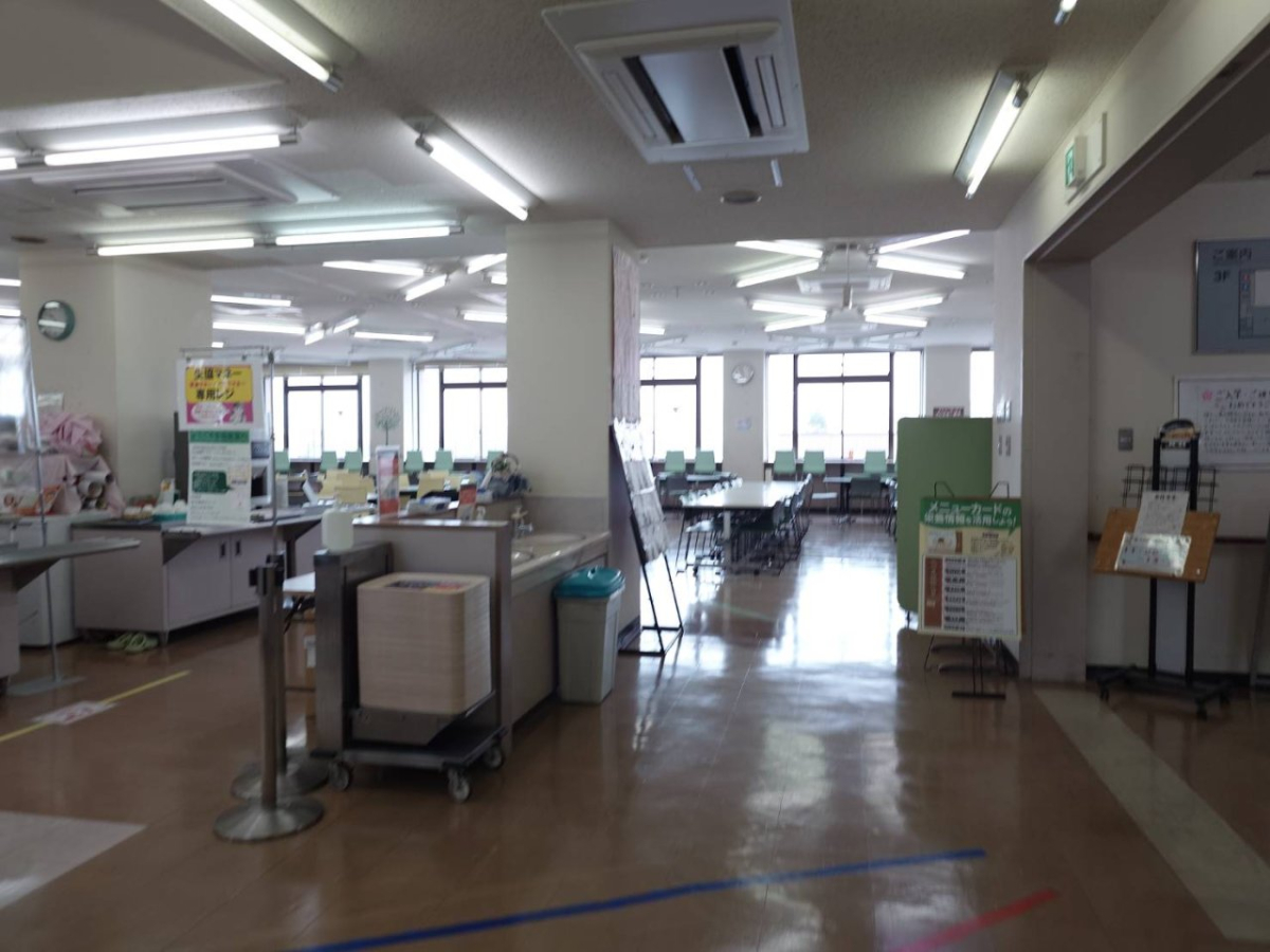 Shiraume Gakuen University_afeteria