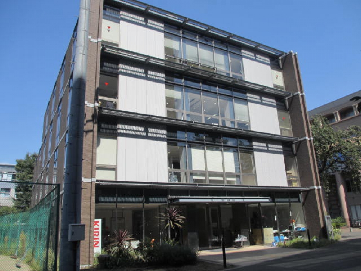 武蔵野大学武蔵野キャンパスの学友棟