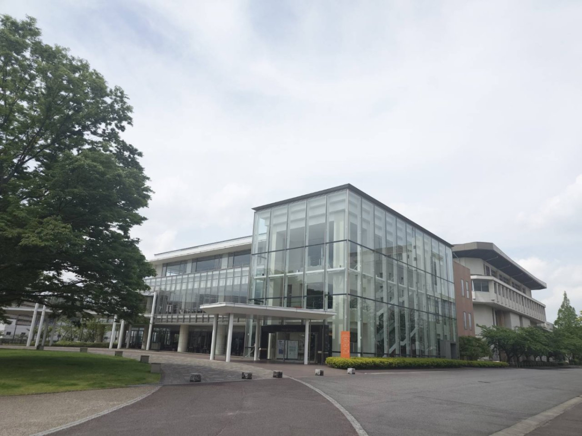 愛知学院大学日進キャンパスで広告