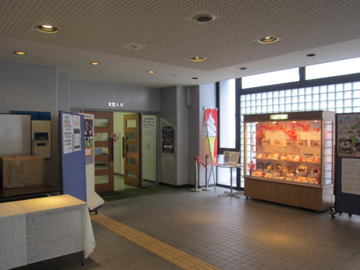 日本社会事業大学の食堂入口