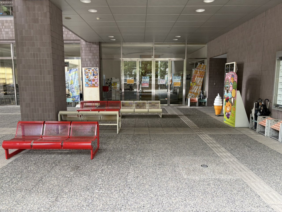 松山大学 学食外観