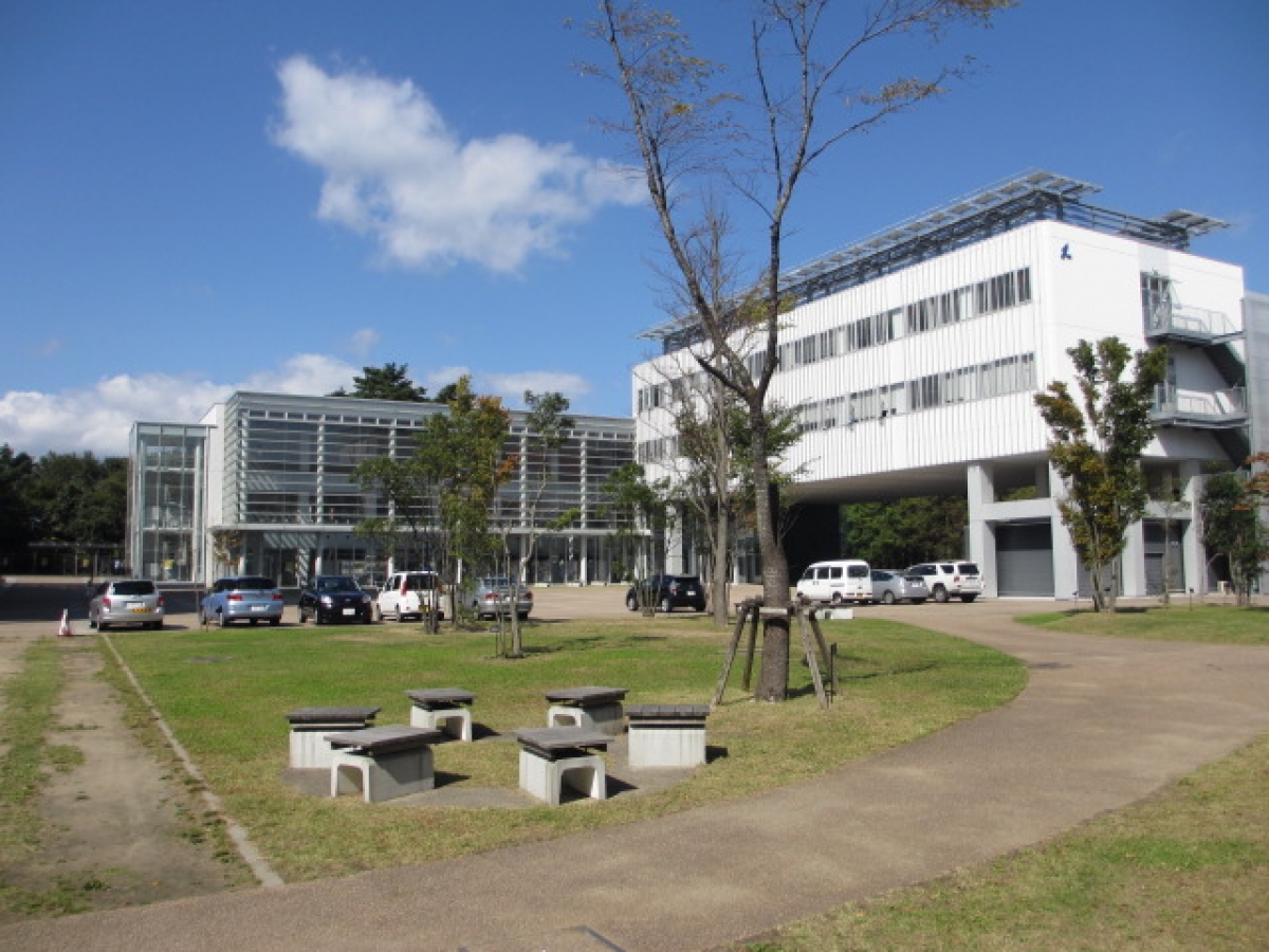 東北工業大学八木山キャンパスで学内広告