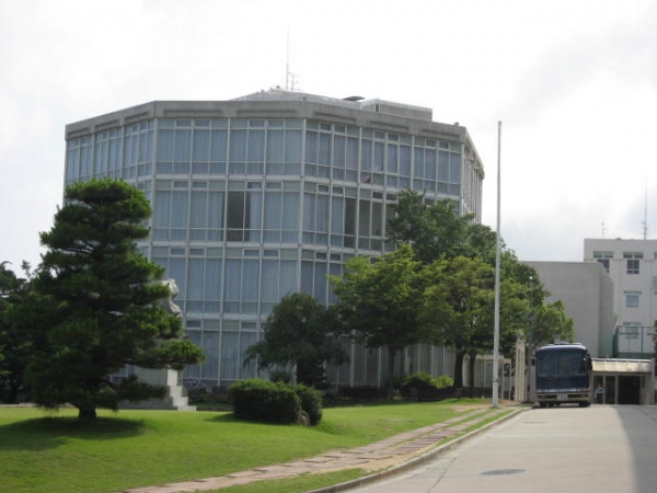 甲南女子大学 第一学生会館