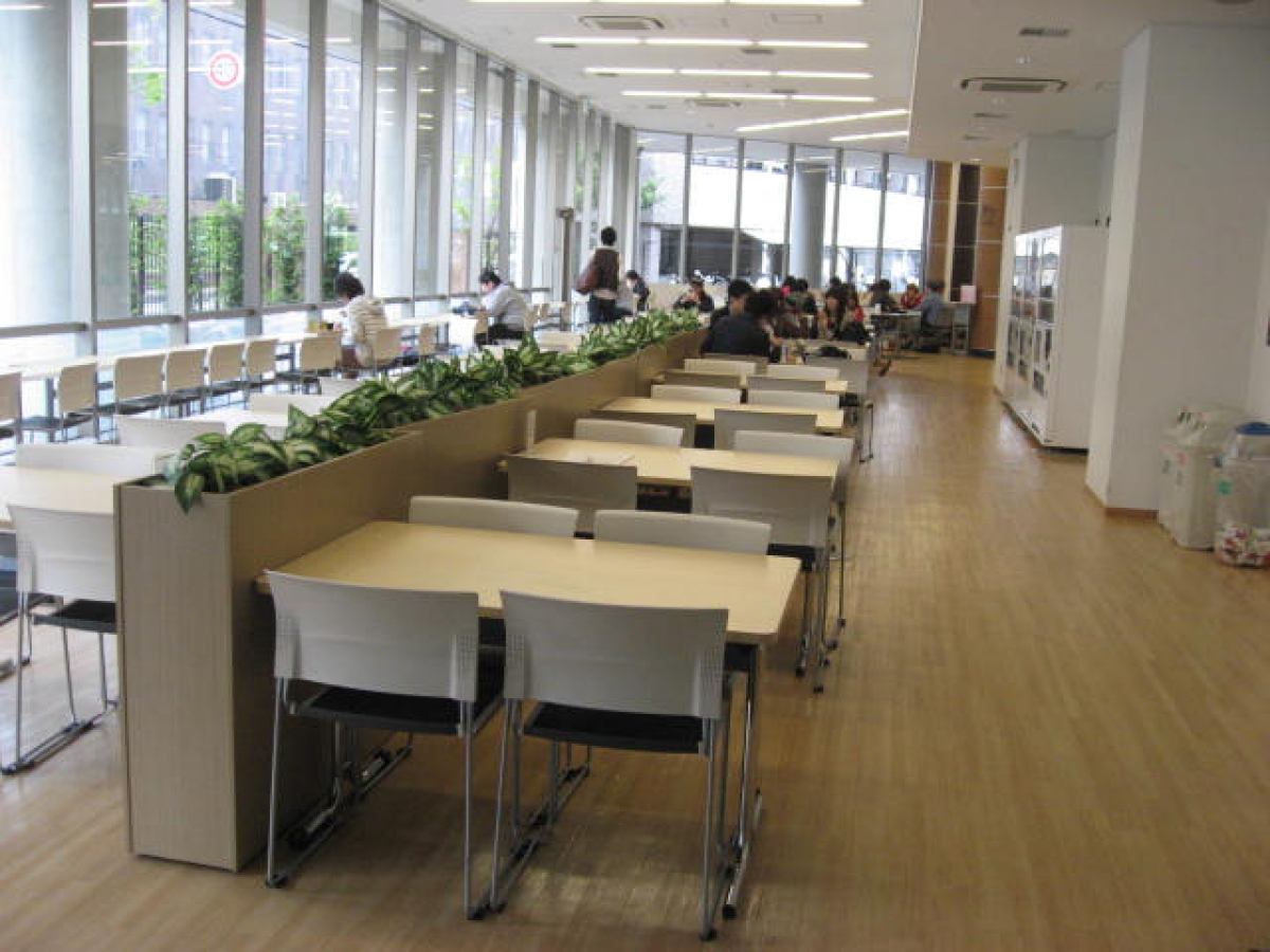 大阪経済大学の食堂