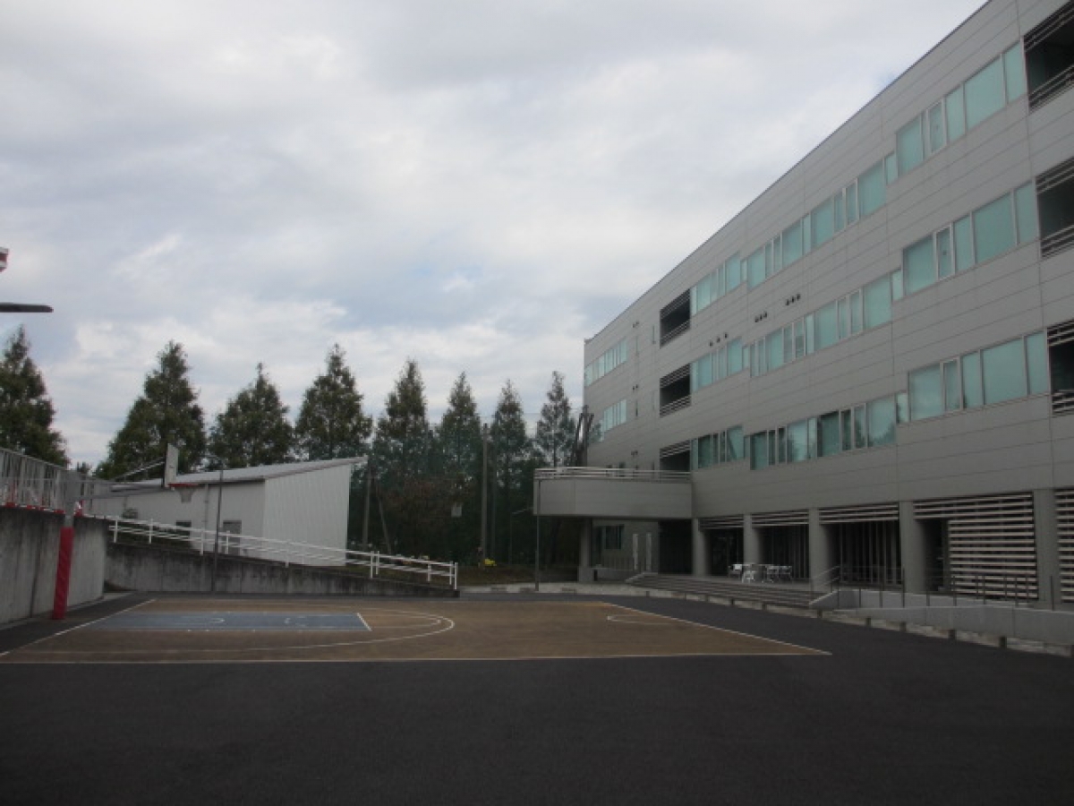 植草学園大学　外観