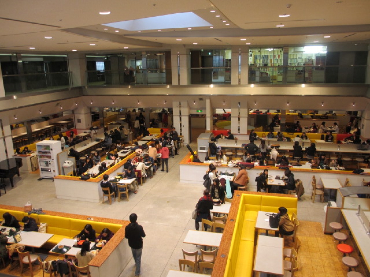 洗足学園音楽大学　学食