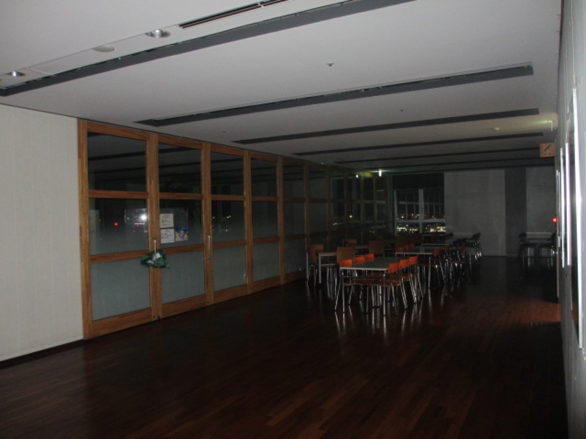 神奈川工科大学　学食1