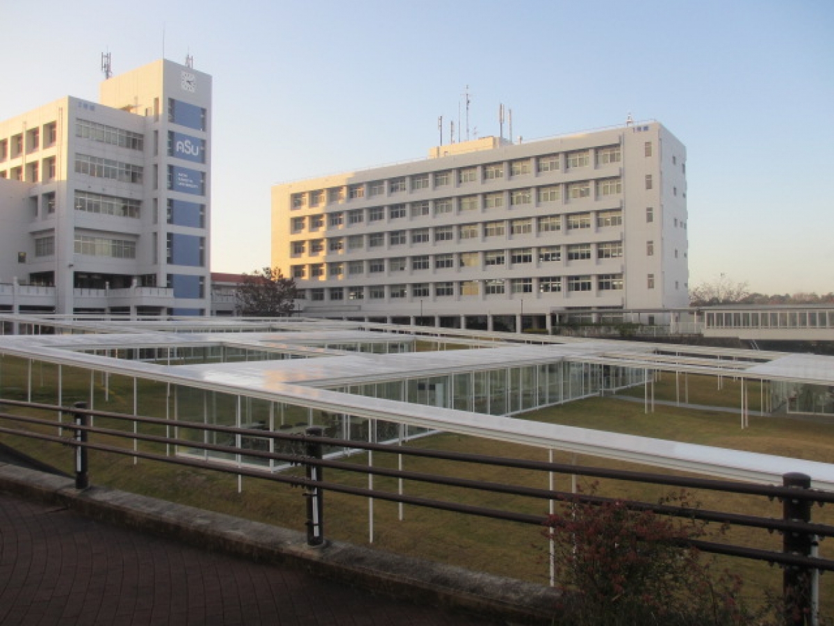 愛知産業大学で広告